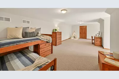 8510 W Hawthorne Rd, Mequon, WI 53097 - Photo 28