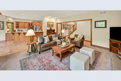 8510 W Hawthorne Rd, Mequon, WI 53097 - Photo 6