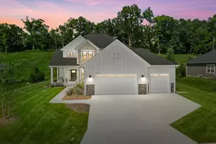N69W23598 N Donna Dr, Sussex, WI 53089 - Photo 1