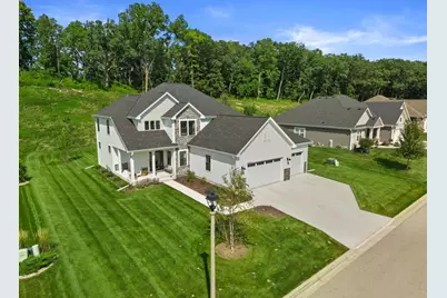 N69W23598 N Donna Dr, Sussex, WI 53089 - Photo 4
