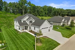 N69W23598 N Donna Dr, Sussex, WI 53089 - Photo 4