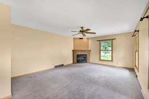 5625 S Monaco Pl, Hales Corners, WI 53130 - Photo 4