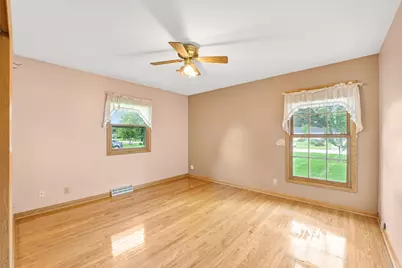 5625 S Monaco Pl, Hales Corners, WI 53130 - Photo 16