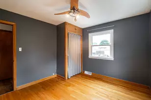4917 N Mohawk Ave, Glendale, WI 53217 - Photo 18