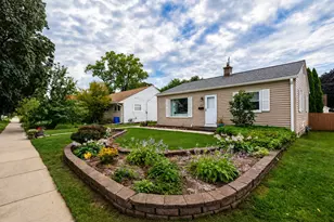 4917 N Mohawk Ave, Glendale, WI 53217 - Photo 1