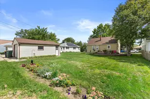 809 S 113th St, West Allis, WI 53214 - Photo 30