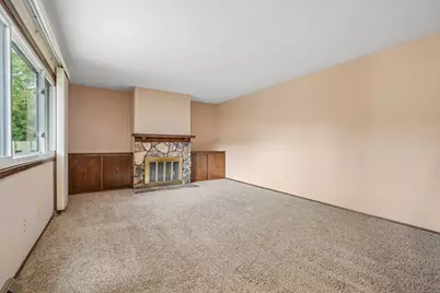 1745 S Carriage Ln, New Berlin, WI 53151 - Photo 4