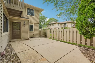 1745 S Carriage Ln, New Berlin, WI 53151 - Photo 2