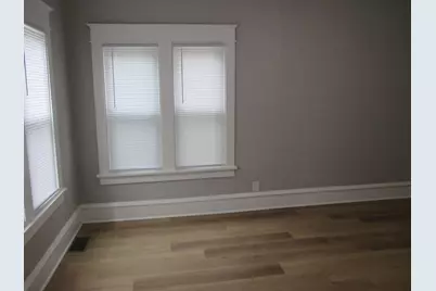 3922 N 19th Pl, Milwaukee, WI 53206 - Photo 8
