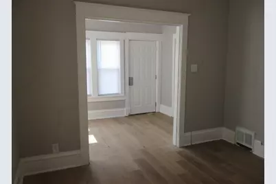 3922 N 19th Pl, Milwaukee, WI 53206 - Photo 4