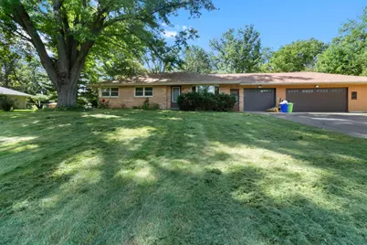 W222N8351  Plainview Pkwy, Lisbon, WI 53089 - Photo 2