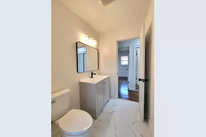 6925 N Darien St, Milwaukee, WI 53209 - Photo 14