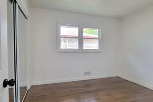 6925 N Darien St, Milwaukee, WI 53209 - Photo 12