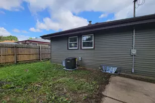6925 N Darien St, Milwaukee, WI 53209 - Photo 28