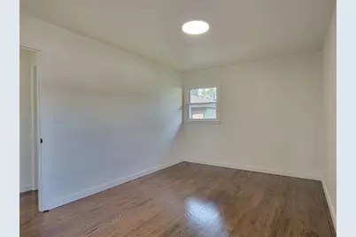 6925 N Darien St, Milwaukee, WI 53209 - Photo 16
