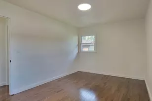 6925 N Darien St, Milwaukee, WI 53209 - Photo 16