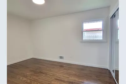 6925 N Darien St, Milwaukee, WI 53209 - Photo 18