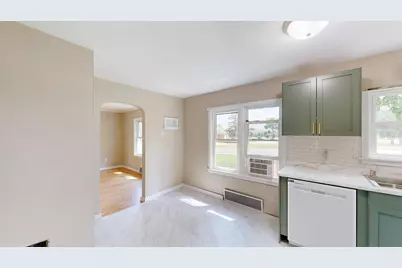 725  Lee Ct, Sparta, WI 54656 - Photo 8