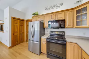 273 Cardinal Ln, Hartland, WI 53029 - Photo 10