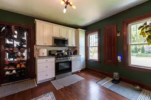 1517 Monroe St, West Bend, WI 53090 - Photo 6