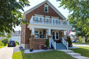 1517 Monroe St, West Bend, WI 53090 - Photo 2