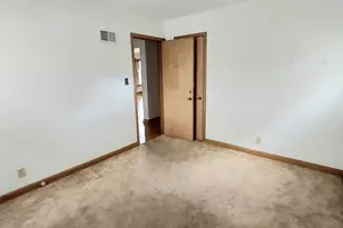 700 E Chateau Pl, Whitefish Bay, WI 53217 - Photo 18
