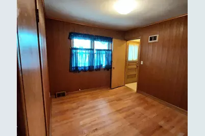700 E Chateau Pl, Whitefish Bay, WI 53217 - Photo 18