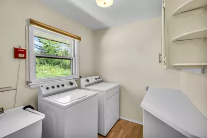 11240 N Valley Dr, Mequon, WI 53092 - Photo 10