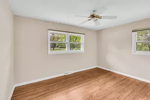 11240 N Valley Dr, Mequon, WI 53092 - Photo 12