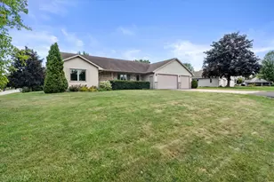 W2419 Falcon Ct, Buchanan, WI 54915 - Photo 36