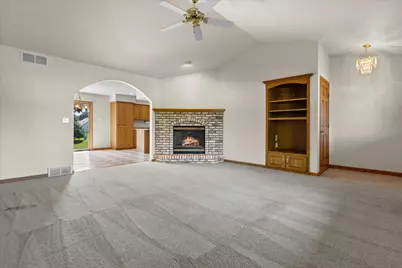 W2419  Falcon Ct, Buchanan, WI 54915 - Photo 4