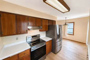 5943 N 72nd St, Milwaukee, WI 53218 - Photo 10