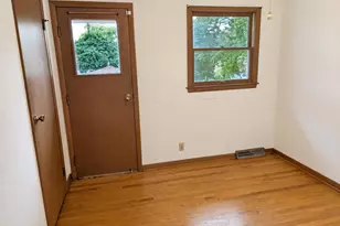 5943 N 72nd St, Milwaukee, WI 53218 - Photo 8