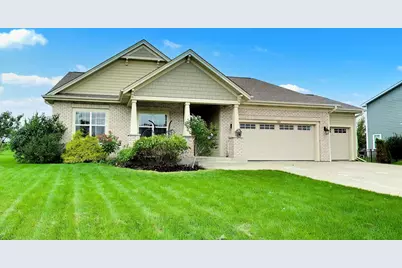 7884  Fredericksburg Ct, Bristol, WI 53104 - Photo 2