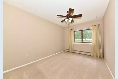 3935 S 84th St #4, Greenfield, WI 53228 - Photo 16