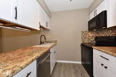 3935 S 84th St #4, Greenfield, WI 53228 - Photo 14