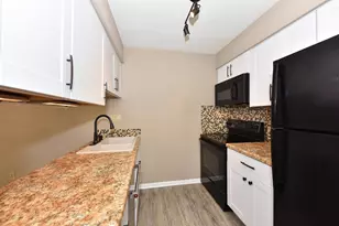 3935 S 84th St, Greenfield, WI 53228 - Photo 2