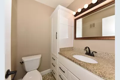3935 S 84th St #4, Greenfield, WI 53228 - Photo 22