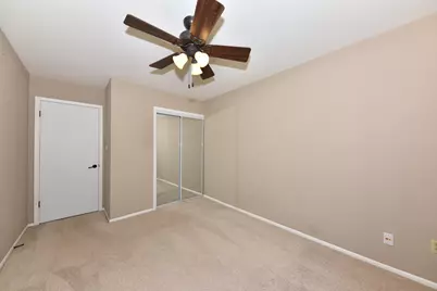 3935 S 84th St #4, Greenfield, WI 53228 - Photo 18