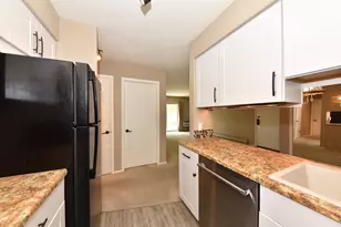 3935 S 84th St, Greenfield, WI 53228 - Photo 16