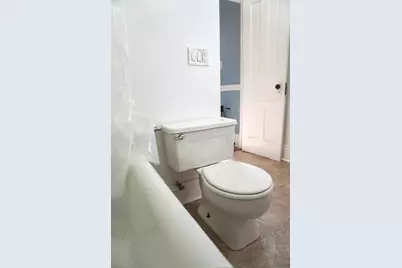2669 S 14th St, Milwaukee, WI 53215 - Photo 12