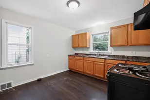 4727 N 22nd St, Milwaukee, WI 53209 - Photo 8