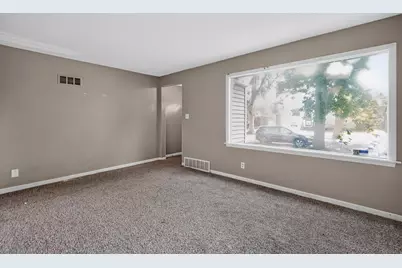 4727 N 22nd St, Milwaukee, WI 53209 - Photo 4