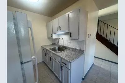 3947 S Sunset Sq, Greenfield, WI 53220 - Photo 8