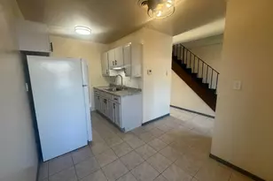 3947 S Sunset Square, Greenfield, WI 53220 - Photo 6