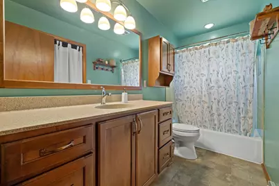 1129  Bluebird Ln, Racine, WI 53182 - Photo 14