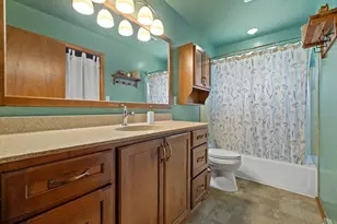 1129 Bluebird Ln, Racine, WI 53182 - Photo 14