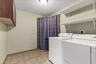 961 Spring Ct, Newburg, WI 53095 - Photo 16