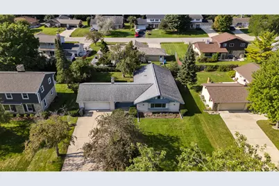 12945 W Brentwood Dr, New Berlin, WI 53151 - Photo 40