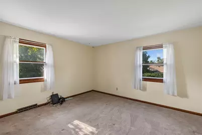 12945 W Brentwood Dr, New Berlin, WI 53151 - Photo 6